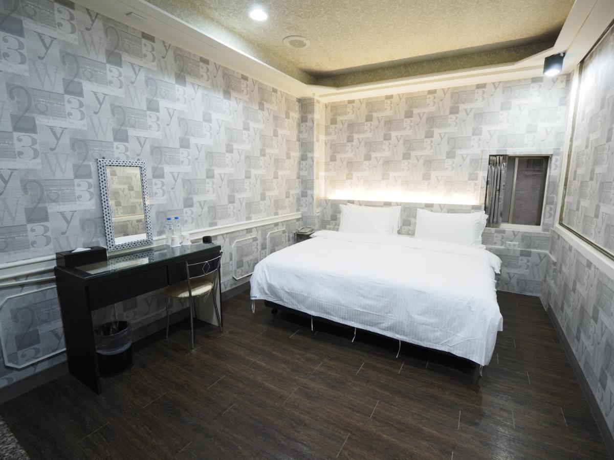 合悅都會商旅 Heyue Hotel Hsichu-stad Buitenkant foto