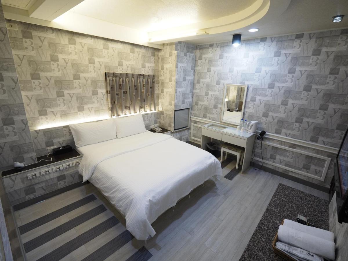 合悅都會商旅 Heyue Hotel Hsichu-stad Buitenkant foto