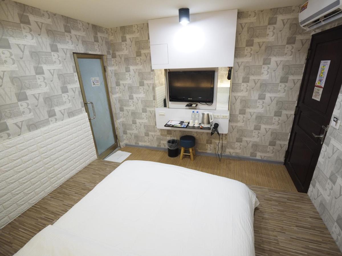 合悅都會商旅 Heyue Hotel Hsichu-stad Buitenkant foto